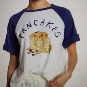 Michelle by Comune- Graphic print raglan tee!